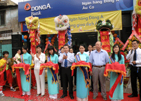 DongA Bank khai trương 2 Phòng giao dịch Âu Cơ và Bưu điện Hóc Môn