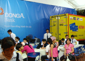 DongA Bank tham gia Hội chợ Thân thiện 2009