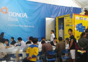DongA Bank tham gia Hội chợ HVNCLC Gia Lai 2009